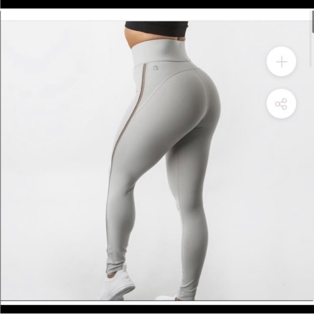 BUFF BUNNY • Women’s Desire Light Grey High Waisted Leggings Size Medium